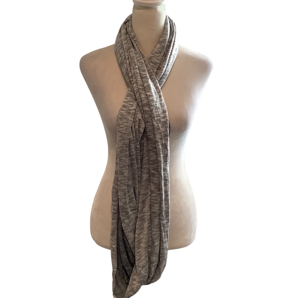 Steve Madden Textured Gray Scarf Cold Raining or Snowing Weather Style!
